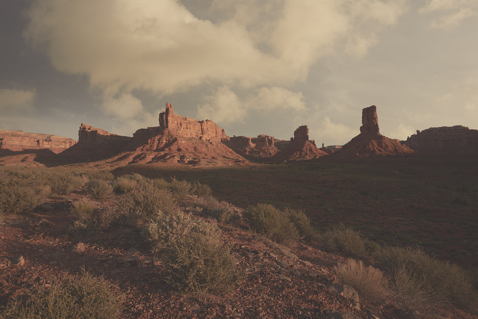 utah landscape photography, utah landscape photographer, photos of utah, utah photographers, landscape photos of utah, photos of utah, valley of the gods utah, monument valley utah, monument valley arizona, photos of monument valley
